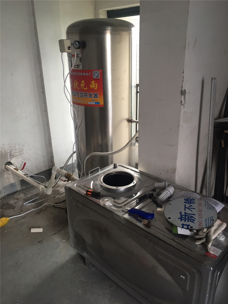 狀元雨無塔供水器水箱安裝實(shí)拍